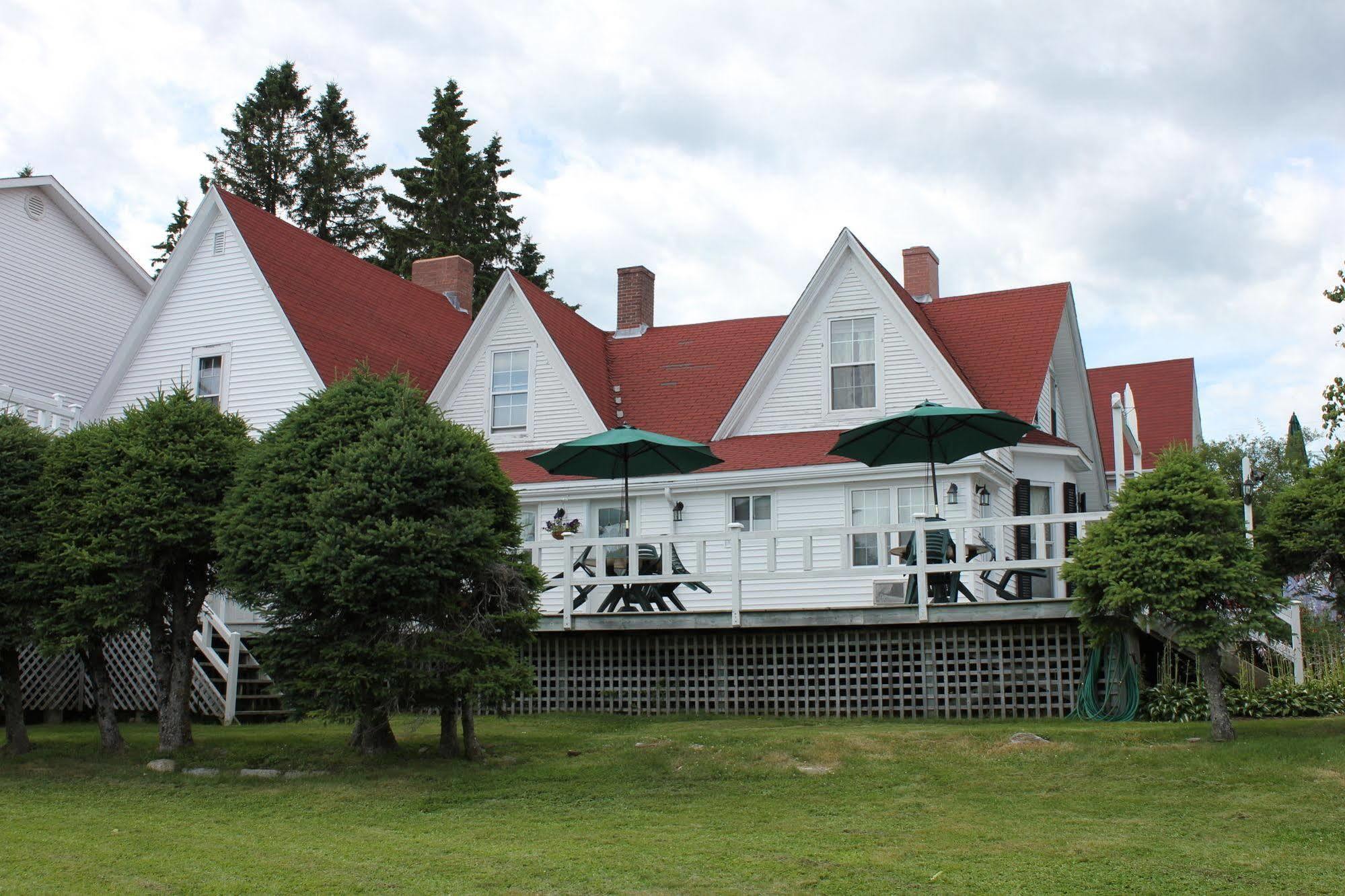 Tara Manor Inn St. Andrews By The Sea Exterior foto